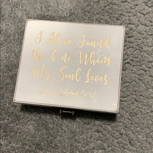 Ring box - Picture 1 of 3